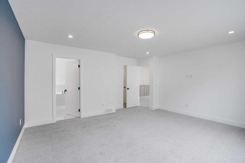 27 Heritage Close, Cochrane, AB 