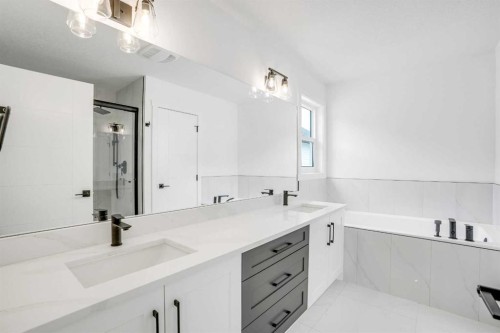 27 Heritage Close, Cochrane, AB 
