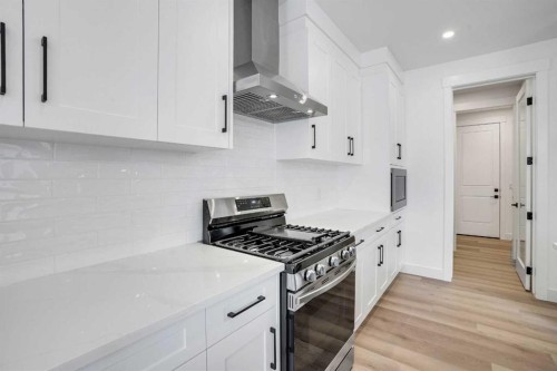 27 Heritage Close, Cochrane, AB 