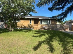 4406 FORDHAM Crescent SE Calgary, AB T2A 1Z9