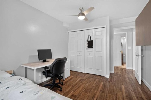 308-1415 17 Street, Calgary, AB - Indoor Photo Showing Other Room