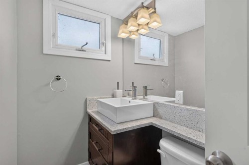 2515 62 Street Ne, Calgary, AB 