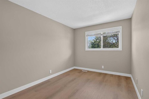 2515 62 Street Ne, Calgary, AB 