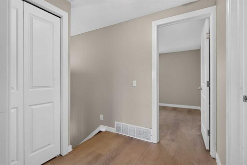 2515 62 Street Ne, Calgary, AB 