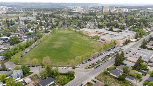 2729 Cochrane Road Nw, Calgary, AB 
