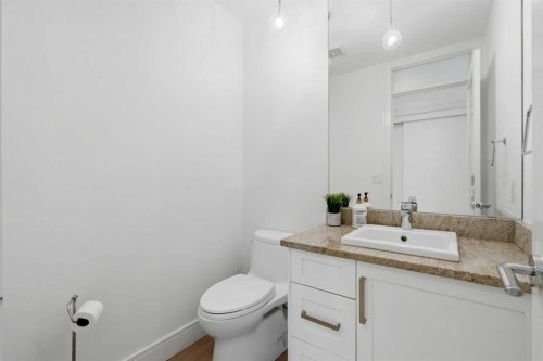 2040 31 Avenue Sw, Calgary, AB 