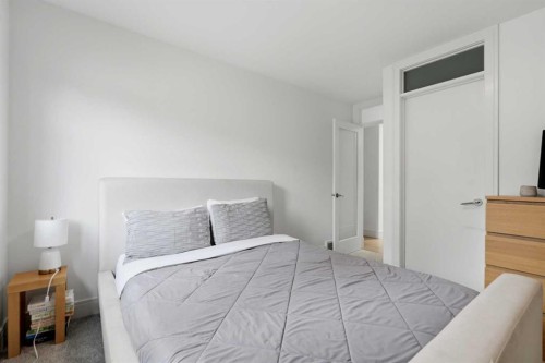 2040 31 Avenue Sw, Calgary, AB 