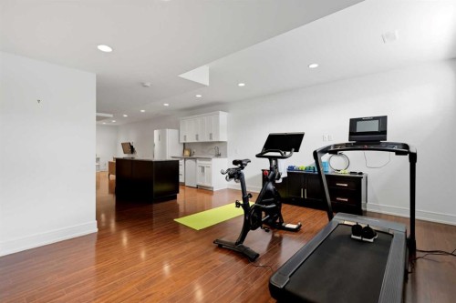 2040 31 Avenue Sw, Calgary, AB 
