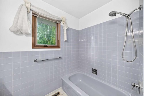 3407 50 Street Nw, Calgary, AB 