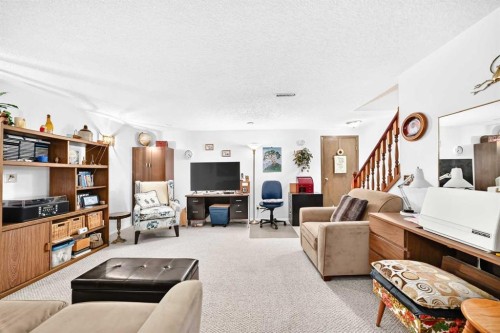 75 Cedardale Crescent Sw, Calgary, AB 