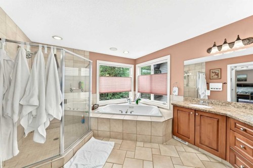 1748 Hidden Creek Way Nw, Calgary, AB - Indoor Photo Showing Bathroom