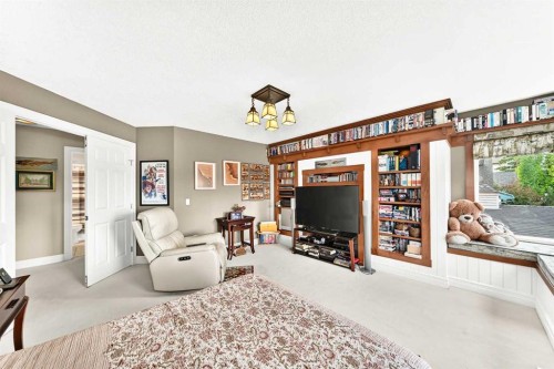 1748 Hidden Creek Way Nw, Calgary, AB - 