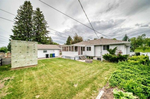 42 Cardiff Drive Nw, Calgary, AB 