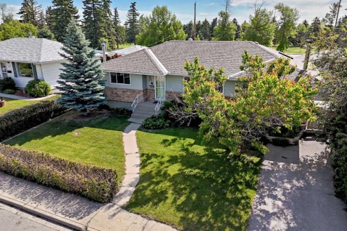 42 Cardiff Drive Nw, Calgary, AB 