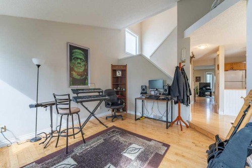 250 Mt Lorette Close Se, Calgary, AB 