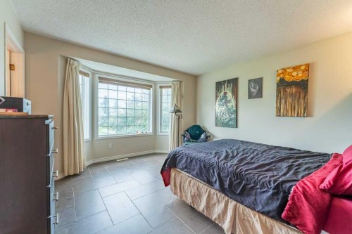 250 Mt Lorette Close Se, Calgary, AB 