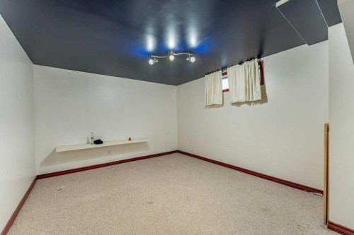 250 Mt Lorette Close Se, Calgary, AB 