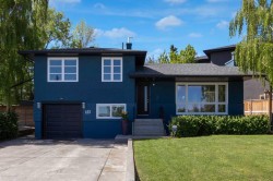 157 Wildwood Drive SW Calgary, AB T3C 3C7