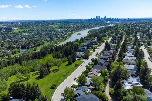 157 Wildwood Drive Sw, Calgary, AB 