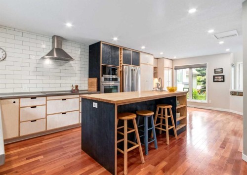 237 Scenic View Close Nw, Calgary, AB 
