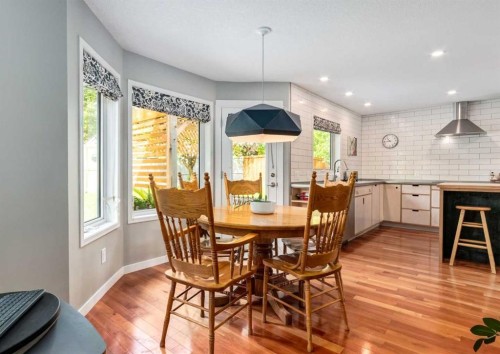 237 Scenic View Close Nw, Calgary, AB 