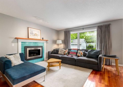 237 Scenic View Close Nw, Calgary, AB 