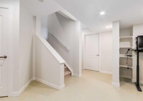 237 Scenic View Close Nw, Calgary, AB 
