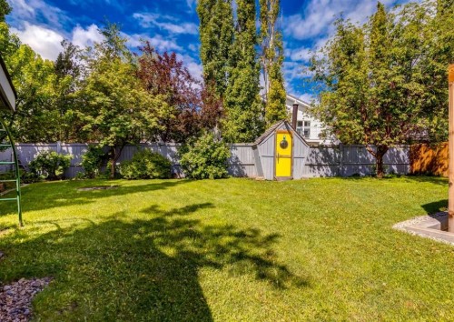 237 Scenic View Close Nw, Calgary, AB 