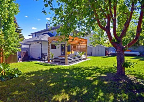 237 Scenic View Close Nw, Calgary, AB 