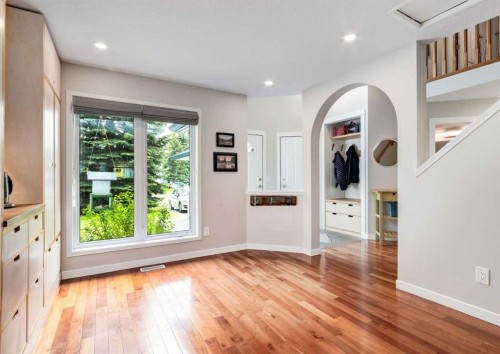 237 Scenic View Close Nw, Calgary, AB 