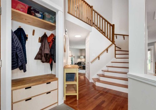 237 Scenic View Close Nw, Calgary, AB 