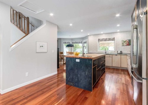 237 Scenic View Close Nw, Calgary, AB 