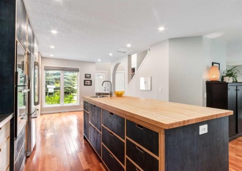 237 Scenic View Close Nw, Calgary, AB 
