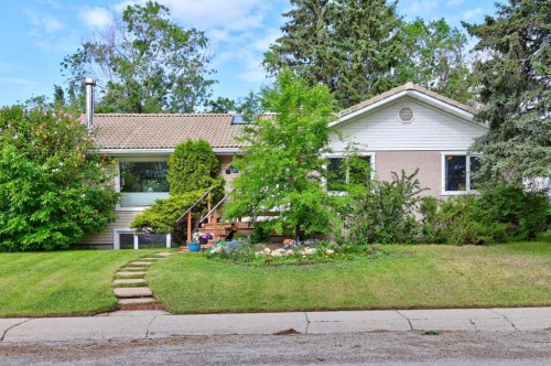 4911 43 Street Sw, Calgary, AB 