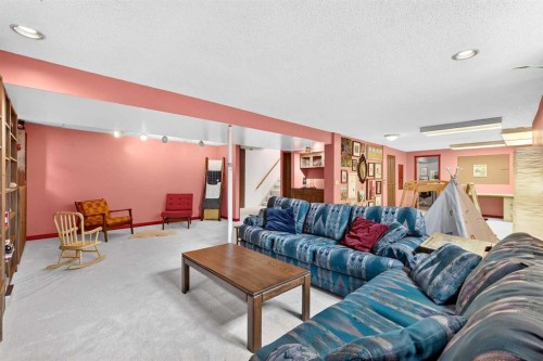 4911 43 Street Sw, Calgary, AB 