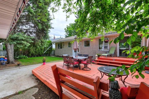 4911 43 Street Sw, Calgary, AB 