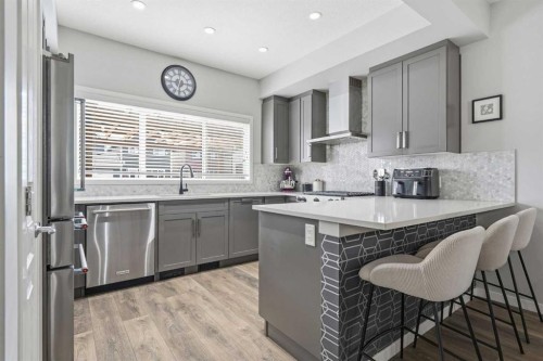 72 Masters Manor Se, Calgary, AB 
