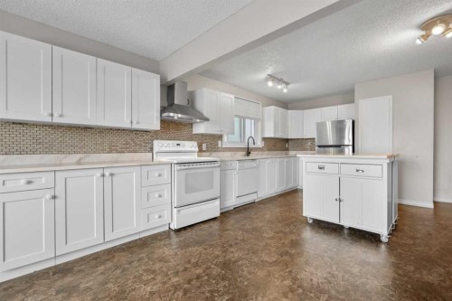 27 Beddington Road Ne, Calgary, AB 