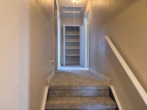 27 Beddington Road Ne, Calgary, AB 