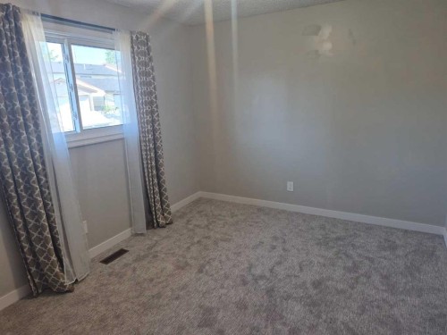 27 Beddington Road Ne, Calgary, AB 