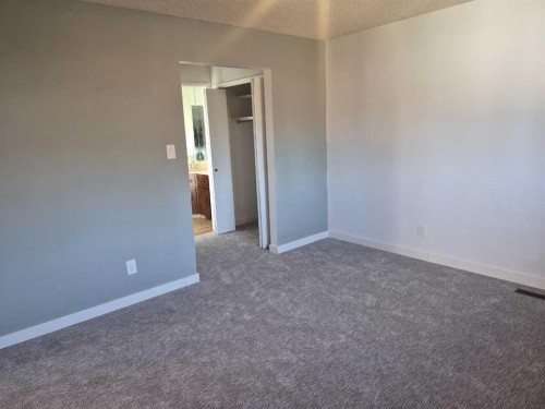 27 Beddington Road Ne, Calgary, AB 