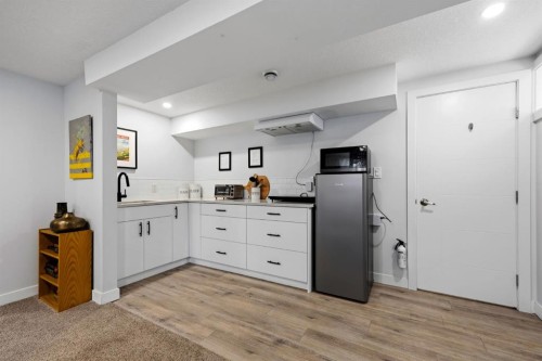 723 75 Avenue Sw, Calgary, AB 