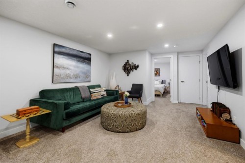 723 75 Avenue Sw, Calgary, AB 