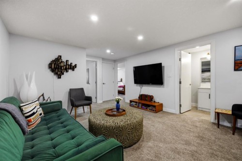 723 75 Avenue Sw, Calgary, AB 