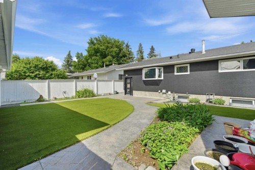 10012 Willowview Road Se, Calgary, AB 