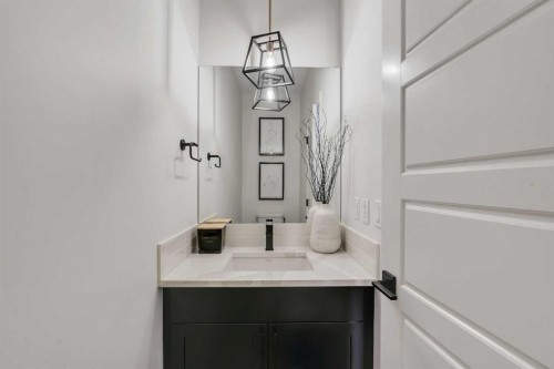 48 Lucas Passage Nw, Calgary, AB 
