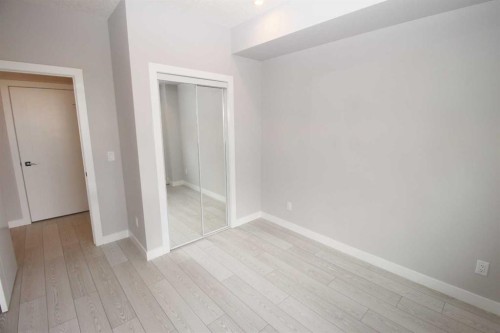 214-8370 Broadcast Avenue Sw, Calgary, AB - Indoor Photo Showing Other Room