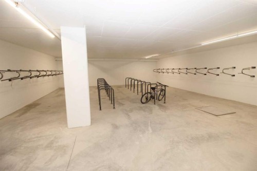 214-8370 Broadcast Avenue Sw, Calgary, AB - Indoor