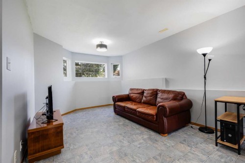 4 Big Springs Hill Se, Airdrie, AB - Indoor