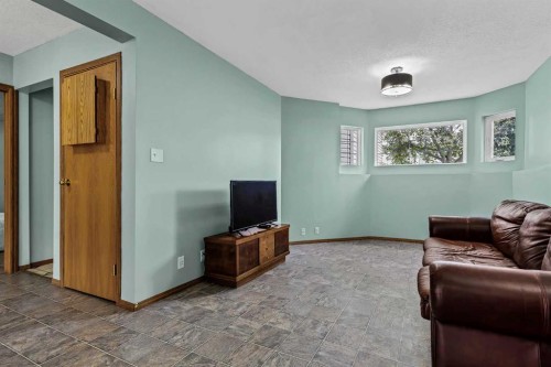 4 Big Springs Hill Se, Airdrie, AB - Indoor